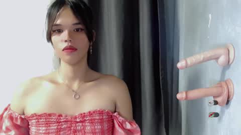 Snapshot of ladyelegant_ chatting on 12-17-24, 02:12 Cristine online show from 12-17-24, 02:12