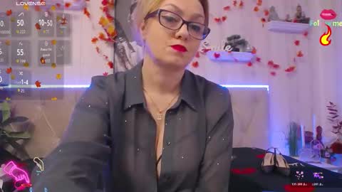  Lady Jeen    Back on Sunday 8th of December online show from 11-03-25, 05:52