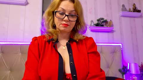 Snapshot of ladyjeen chatting on 05-09-26, 03:45 Lady Jeen Back on Sunday 8th of December online show from 05-09-26, 03:45