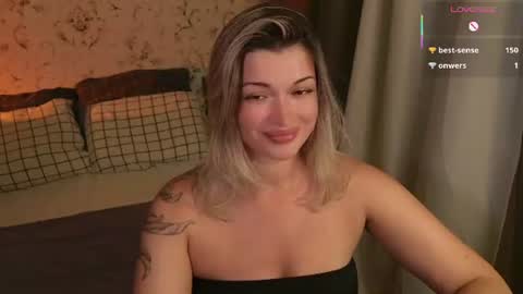 Snapshot of ladylancaster chatting on 07-23-26, 06:17 ladylancaster online show from 07-23-26, 06:17
