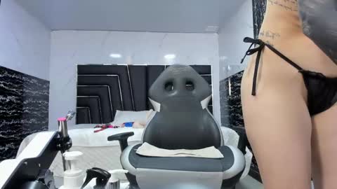 Snapshot of ladyy_scarlett chatting on 01-18-26, 03:32 Ladyy Scarlett online show from 01-18-26, 03:32