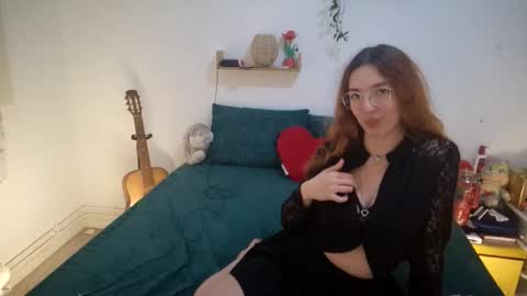 Laedystarlette online show from 11-20-25, 08:41