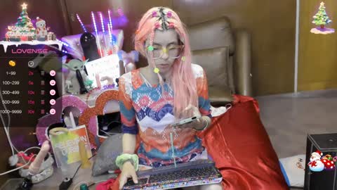 Skinnygirl online show from 01-31-25, 01:43