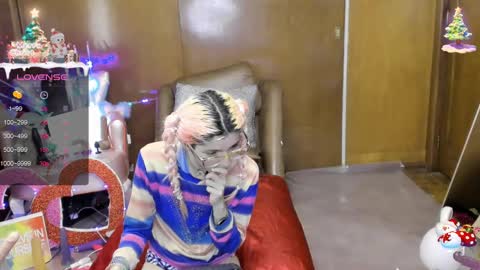 Skinnygirl online show from 03-10-25, 01:01