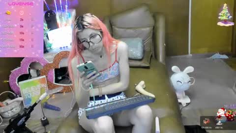 Skinnygirl online show from 09-14-25, 12:54