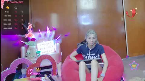 Snapshot of laflakita21 chatting on 05-14-26, 02:18 Skinnygirl online show from 05-14-26, 02:18