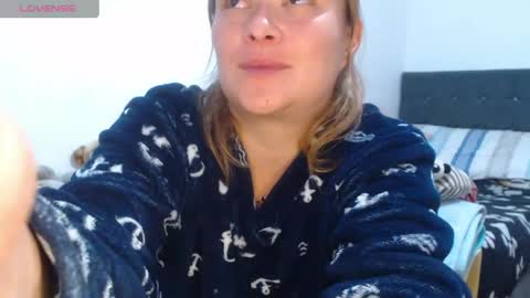  paola and a guest lol    online show from 05-04-26, 03:19