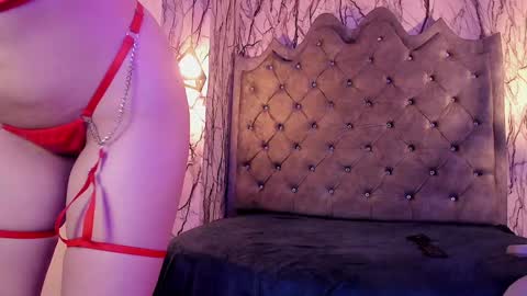 Laia online show from 12-14-24, 03:25