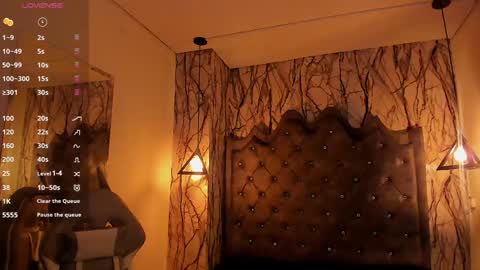 Laia online show from 12-16-24, 11:22