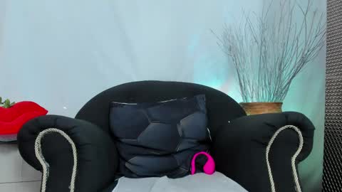 Snapshot of lailacastillomilf chatting on 04-22-26, 02:51 Lailacastillo online show from 04-22-26, 02:51
