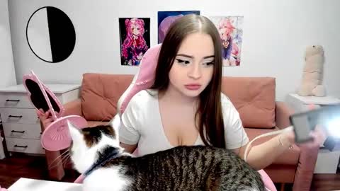 Kira online show from 02-12-26, 10:16