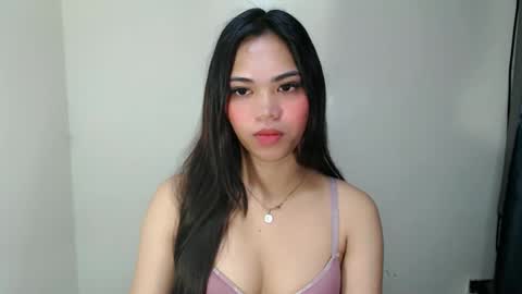 Snapshot of laire_allure chatting on 05-04-26, 07:15 laire online show from 05-04-26, 07:15