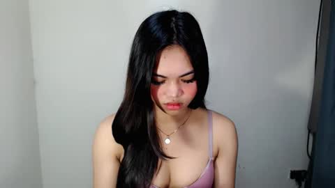 Snapshot of laire_allure chatting on 05-06-26, 06:41 laire online show from 05-06-26, 06:41
