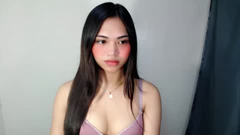 Snapshot of laire_allure chatting on 05-19-26, 06:09 laire online show from 05-19-26, 06:09