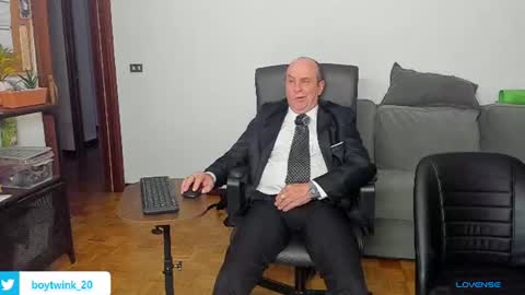 Snapshot of lajose52 chatting on 07-11-26, 07:16 lajose52 online show from 07-11-26, 07:16