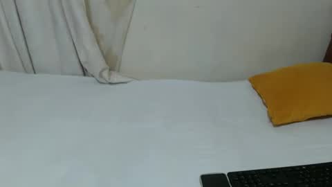 Snapshot of lakeeza chatting on 01-12-25, 12:01 ANNIE online show from 01-12-25, 12:01