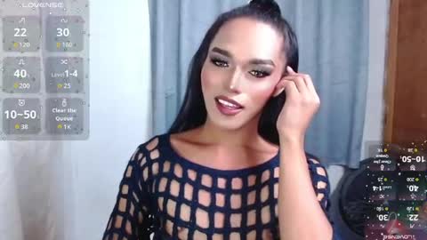 Snapshot of lala_moves chatting on 05-10-26, 01:27 Joxie online show from 05-10-26, 01:27