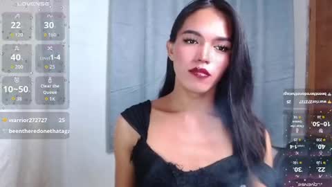 Snapshot of lala_moves chatting on 05-28-26, 01:19 Joxie online show from 05-28-26, 01:19