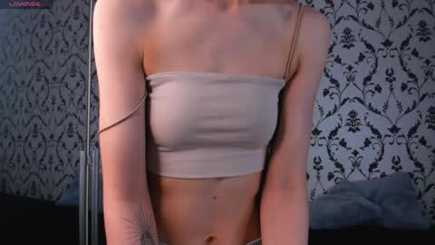 Julia online show from 05-29-26, 08:34