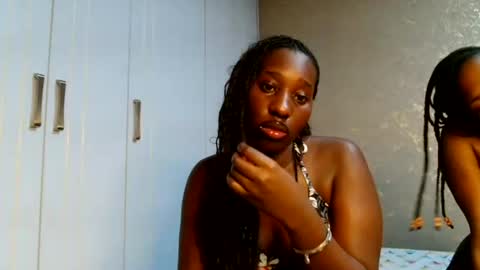 Snapshot of lalisa_manobal chatting on 07-20-26, 10:45 Lalisa online show from 07-20-26, 10:45