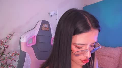 Snapshot of lana_dreams_ chatting on 04-11-26, 01:32 Lana online show from 04-11-26, 01:32
