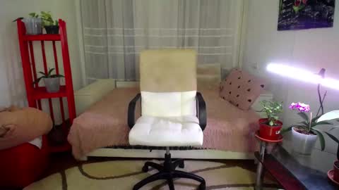 Snapshot of lana_love1 chatting on 02-24-25, 04:27 Lana online show from 02-24-25, 04:27