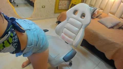 Snapshot of lana_rey_1 chatting on 04-07-26, 02:06 Lana Rey online show from 04-07-26, 02:06