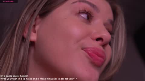 Snapshot of lana_rosy chatting on 12-26-24, 08:50 Alana online show from 12-26-24, 08:50