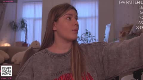 Snapshot of lana_rosy chatting on 01-18-25, 10:17 Alana online show from 01-18-25, 10:17