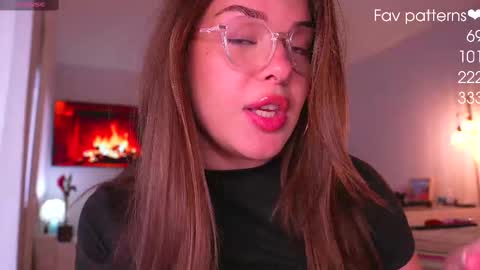 Snapshot of lana_rosy chatting on 09-22-25, 08:44 Alana online show from 09-22-25, 08:44