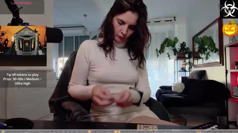 Snapshot of lana_the_virus chatting on 10-27-25, 02:32 Lana The Virus online show from 10-27-25, 02:32