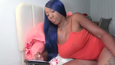 Snapshot of lanalava chatting on 11-17-25, 12:33 Lana Lava online show from 11-17-25, 12:33