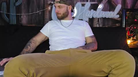 Snapshot of lancehardwood222 chatting on 12-03-24, 01:19 LANCE online show from 12-03-24, 01:19