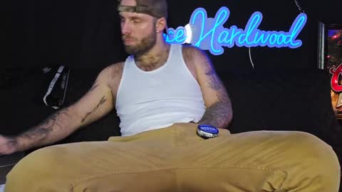 Snapshot of lancehardwood222 chatting on 12-20-24, 01:25 LANCE online show from 12-20-24, 01:25