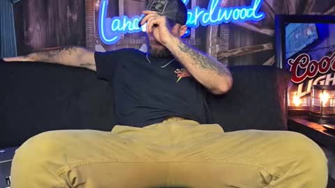 Snapshot of lancehardwood222 chatting on 10-03-25, 12:18 LANCE online show from 10-03-25, 12:18