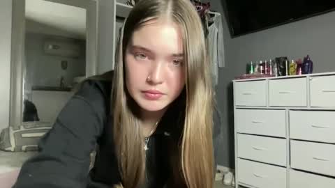 lanelizzie348 online show from 09-17-25, 02:02