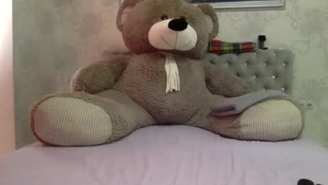 Snapshot of langoria chatting on 06-18-26, 03:38 langoria online show from 06-18-26, 03:38