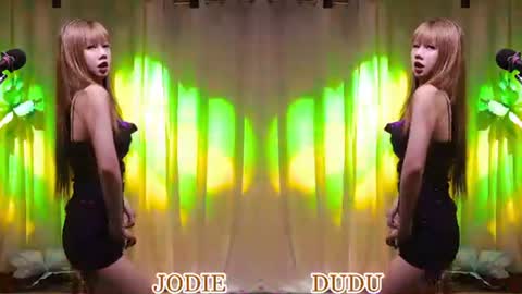 Snapshot of lankwaifong_cindy chatting on 06-11-26, 03:37 lankwaifong_cindy online show from 06-11-26, 03:37