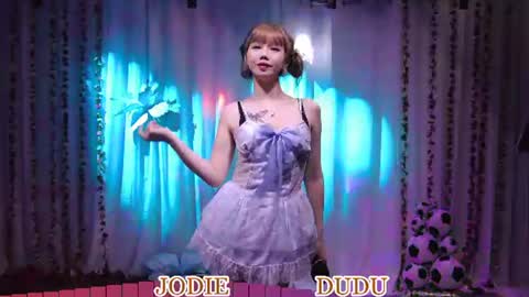 Snapshot of lankwaifong_cindy chatting on 06-15-26, 03:09 lankwaifong_cindy online show from 06-15-26, 03:09