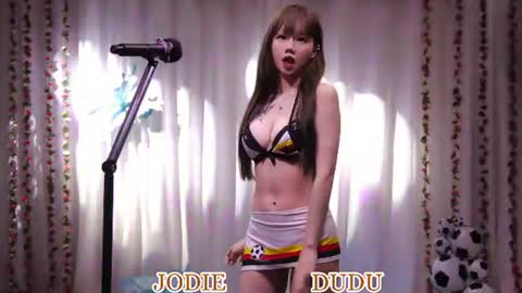 Snapshot of lankwaifong_cindy chatting on 06-17-26, 02:58 lankwaifong_cindy online show from 06-17-26, 02:58