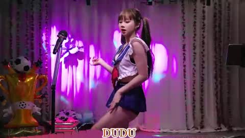 Snapshot of lankwaifong_cindy chatting on 06-23-26, 03:04 lankwaifong_cindy online show from 06-23-26, 03:04