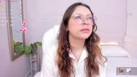 Snapshot of lanna_18_ chatting on 06-11-26, 11:19 Lanna online show from 06-11-26, 11:19
