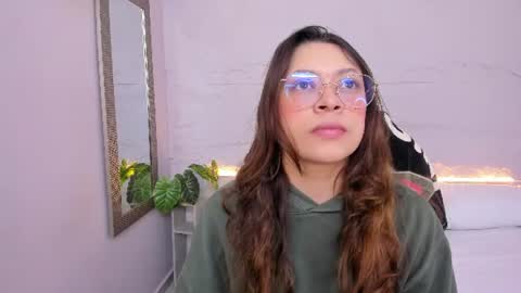 Snapshot of lanna_18_ chatting on 06-29-26, 11:43 Lanna online show from 06-29-26, 11:43