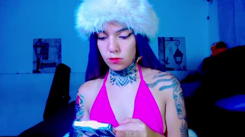 LANNIE   online show from 05-11-26, 01:17