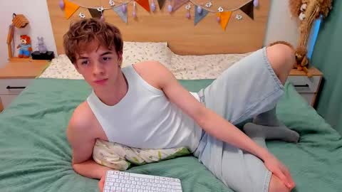 Snapshot of lanny_fandi chatting on 02-18-26, 01:18 Fandi online show from 02-18-26, 01:18