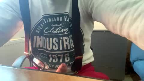 Snapshot of lapka_ chatting on 05-17-26, 05:16 Lapka online show from 05-17-26, 05:16