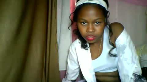 lara_belle online show from 05-10-26, 09:58