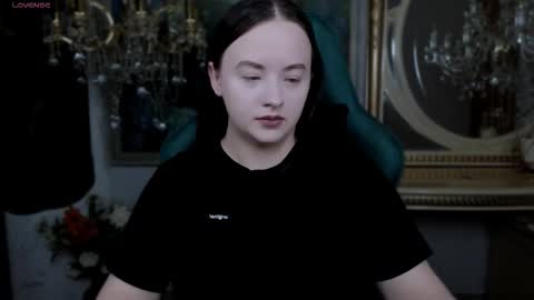 lara_benson_ online show from 11-27-25, 10:50