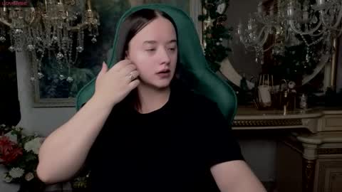 lara_benson_ online show from 12-02-25, 11:15