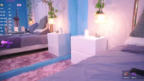 Snapshot of lara_giraldo chatting on 01-12-25, 07:00 Hello Guys I am Lara Giraldo WELCOME To my room online show from 01-12-25, 07:00